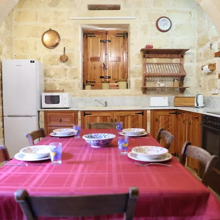 Σπίτι διακοπών Rustic Xaghra Farmhouse With Pool, Garden & Bbq Xagħra