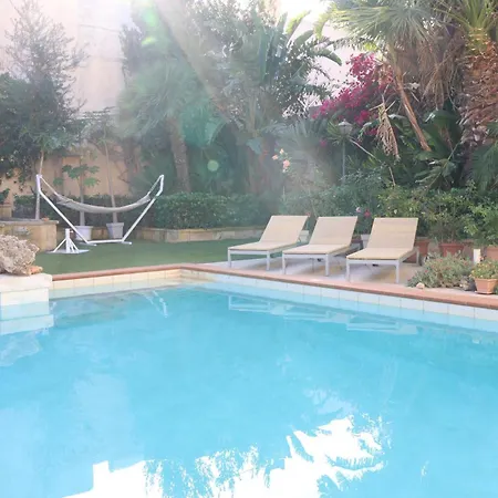 Rustic Xaghra Farmhouse With Pool, Garden & Bbq *