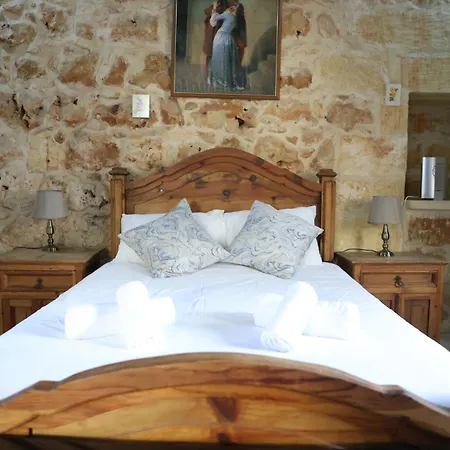 Rustic Xaghra Farmhouse With Pool, Garden & Bbq * Xagħra