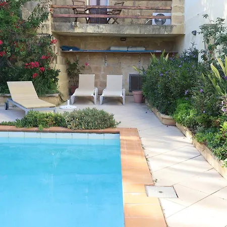 Rustic Xaghra Farmhouse With Pool, Garden & Bbq