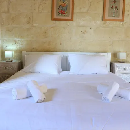 Rustic Xaghra Farmhouse With Pool, Garden & Bbq Σπίτι διακοπών