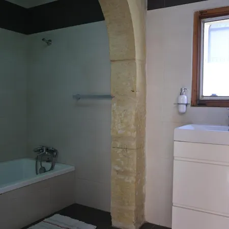 Rustic Xaghra Farmhouse With Pool, Garden & Bbq