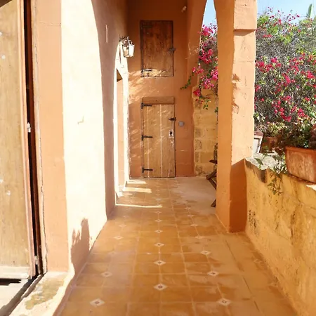 Rustic Xaghra Farmhouse With Pool, Garden & Bbq Σπίτι διακοπών *