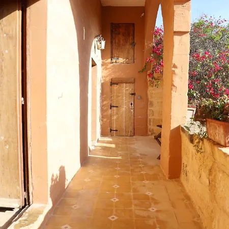 Rustic Xaghra Farmhouse With Pool, Garden & Bbq Xagħra