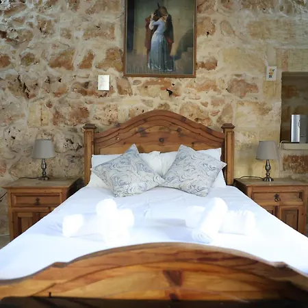 Rustic Xaghra Farmhouse With Pool, Garden & Bbq