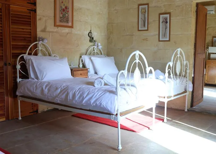 Nyaraló Charming With Pool, Garden & Spacious, Gozo By 360 Estates Xagħra